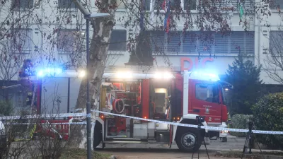 Enajst poškodovancev so z reševalnimi vozili nujne medicinske pomoči prepeljali v UKC Ljubljana. Foto: Bojan Velikonja