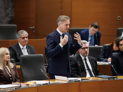 Ljubljana, drzavni zbor.Redna seja drzavnega zbora s poslanskimi vprasanji predsedniku vlade Robertu Golobu in ministrom.Predsednik vlade Robert Golob.