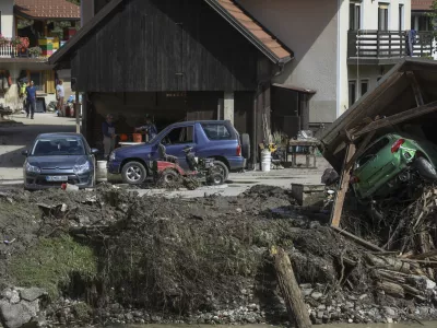 - Ljubno ob Savinji - odpravljanje posledic poplav – sanacija škode -- 08.08.2023 – najhujša naravna ujma v zgodovini Slovenije - prizadeti dve tretjini države - ujma - poplave – zemeljski plazovi – //FOTO: Luka Cjuha