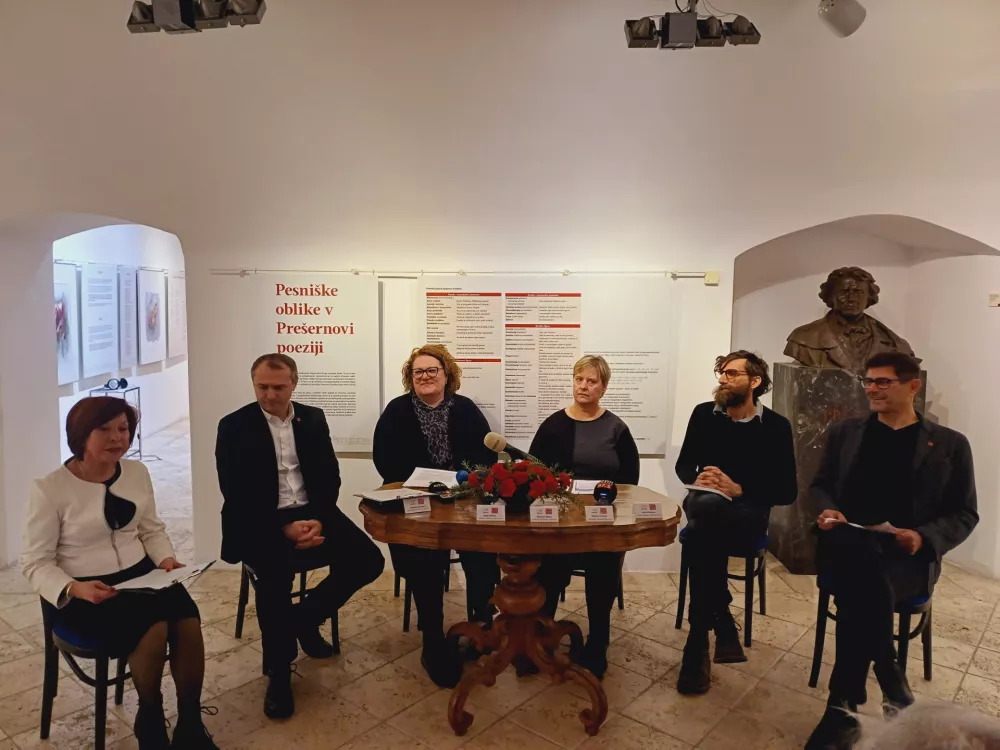 Program ene najbolj prepoznavnih in najmnožičnejših prireditev slovenskega kulturnega praznika so predstavili v Prešernovi hiši v Kranju. Foto: Tina Jereb