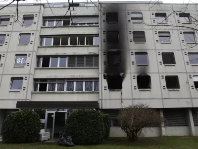 Po četrtkovem požaru v Dijaškem domu Ivana Cankarja se postavlja vprašanje, kako varni so ostali podobni objekti. Foto: Luka Cjuha