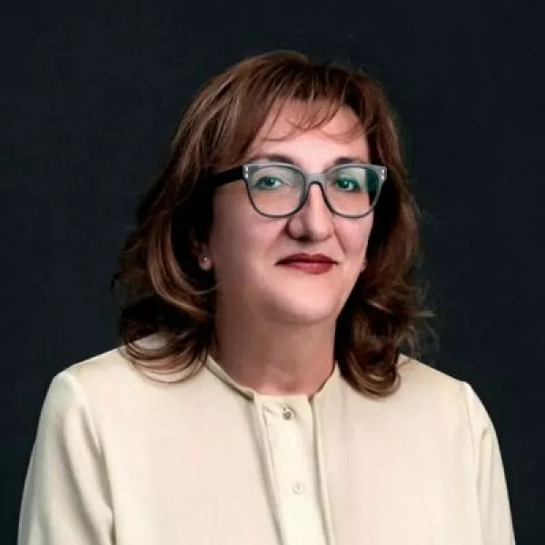 Biljana Stepanović
urednica Nove ekonomije

Študenti ne zahtevajo nič drugega kot to, da se spoštujejo zakoni in da institucije opravljajo svoje delo.