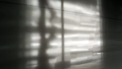 ﻿- simbolična fotografija - Letališče Edvarda Rusjana Maribor - sence - 17.10.2017 - Občina Hoče-Slivnica - podpis pogodbe in položitev temeljnega kamna za novi obrat podjetja Magna Steyr - kanadsko-avstrijski avtomobilski gigant Magna International oziroma njena graška družba Magna Steyr bo v Sloveniji zgradil nov ličarski obrat, v katerem bo delo dobilo 400 ljudi - //FOTO: Bojan Velikonja