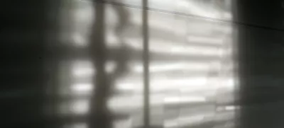 ﻿- simbolična fotografija - Letališče Edvarda Rusjana Maribor - sence - 17.10.2017 - Občina Hoče-Slivnica - podpis pogodbe in položitev temeljnega kamna za novi obrat podjetja Magna Steyr - kanadsko-avstrijski avtomobilski gigant Magna International oziroma njena graška družba Magna Steyr bo v Sloveniji zgradil nov ličarski obrat, v katerem bo delo dobilo 400 ljudi - //FOTO: Bojan Velikonja