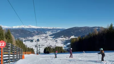  vsakih 30 minut med Katschbergom (s parkirišča P3) in krajem St. Margarethen, kjer je gondola SilverJet 1, ki pelje na vrh Ainecka.