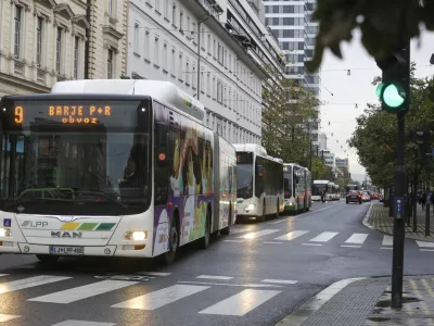 - 10.11.2023 – Slovenska cesta - promet - avtobus LPP //FOTO: Luka Cjuha