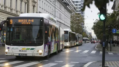 - 10.11.2023 – Slovenska cesta - promet - avtobus LPP //FOTO: Luka Cjuha