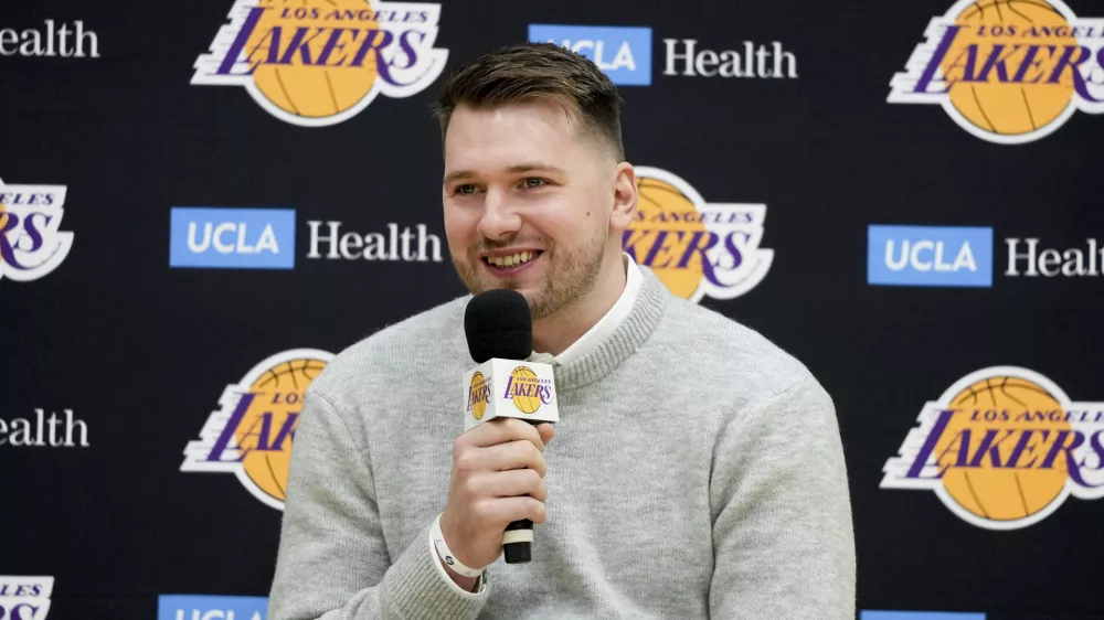 Los Angeles Lakers Luka Dončić je priznal, da novici o prodaji sprva tudi sam ni verjel. / Foto: AP