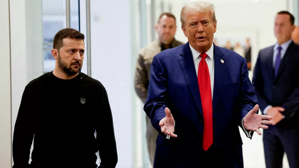 FILE PHOTO: Republican presidential nominee Donald Trump and Ukraine's President Volodymyr Zelenskiy meet at Trump Tower in New York City, U.S., September 27, 2024. REUTERS/Shannon Stapleton/File Photo