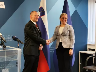 Ljubljana, ministrstvo za kmetijstvo, gozdarstvo in prehrano.Novinarska konferenca po sestanku predsednika Kmetijsko gozdarske zbornice Slovenije Jozeta Podgorska z ministrico za kmetijstvo, gozdarstvo in prehrano Matejo Calusic.Foto: STA