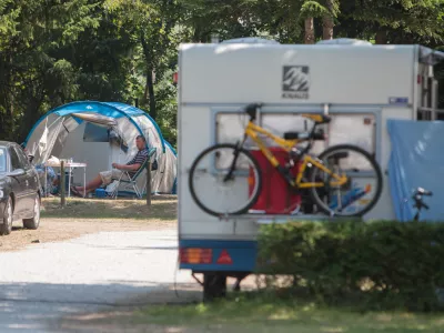 ﻿- 07.08.2015 - Camp Ježica v Ljubljani. - Turisti - Tranzit - Kampiranje - Prikolice - Turizem -//FOTO: Maja Marko