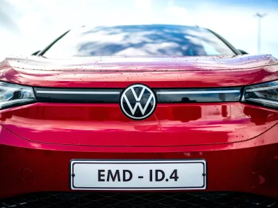 FILED - 11 September 2024, Lower Saxony, Emden: The ID.4 produced in Emden is pictured on the Volkswagen factory premises. The company has raised the prices of the 2025 model of the ID.4 electric car. Photo: Sina Schuldt/dpa