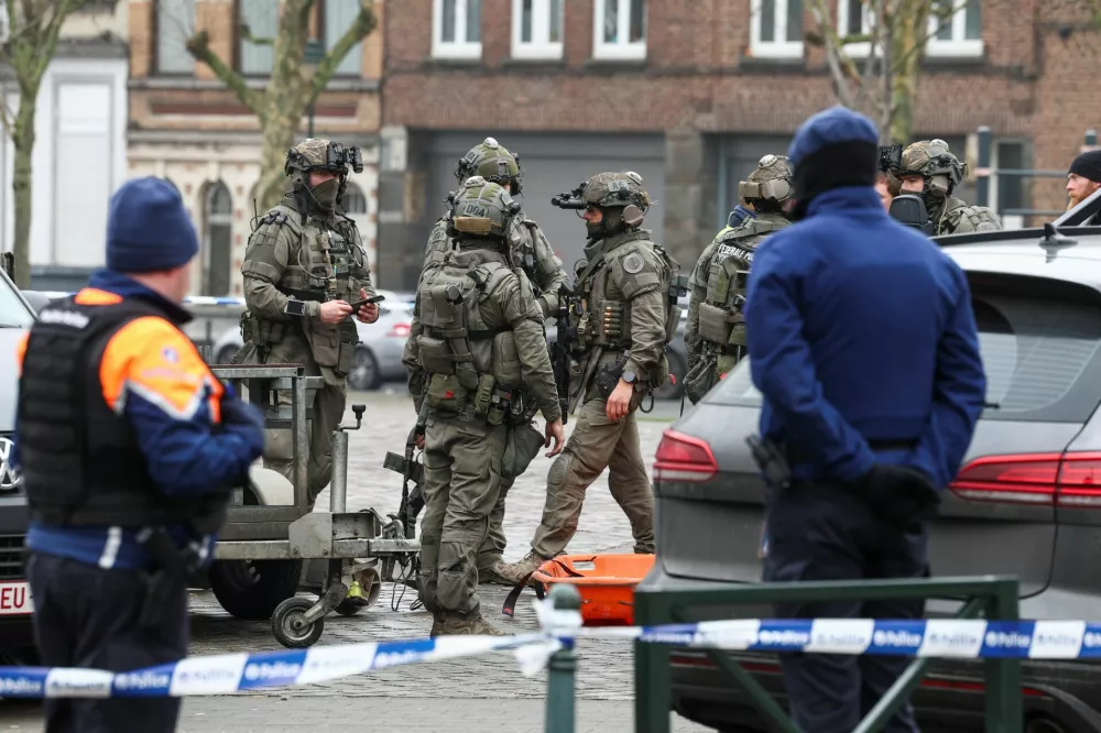 Police members work at the Clemenceau metro station, after a shooting took place in Brussels, Belgium February 5, 2025. REUTERS/Yves Herman