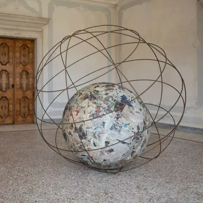 Časopisna krogla Michelangelo Pistoletto