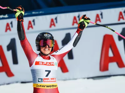 06 February 2025, Austria, Saalbach-Hinterglemm: Austria's Stephanie Venier celebrates her best time in the finish area of the Women's Super G race during the FIS Alpine World Ski Championships in Saalbach. Photo: Jens Büttner/dpa