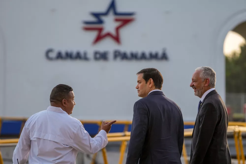 U.S. Secretary of State Marco Rubio and Panama Canal Authority Administrator Ricaurte Vasquez tour the Miraflores locks at the Panama Canal in Panama City, Feb. 2, 2025.  Mark Schiefelbein/Pool via REUTERS