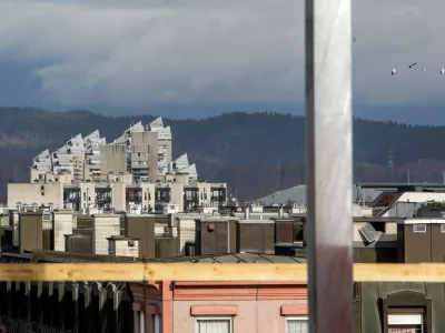 Trenutne cene nepremičnin na trgu so višje od ocenjenih, ker so bile poskusne posplošene vrednosti izračunane po modelih z datumom 1. januar 2024, nove pa bodo upoštevale stanje na 1. januar 2025. Foto: Bojan Velikonja