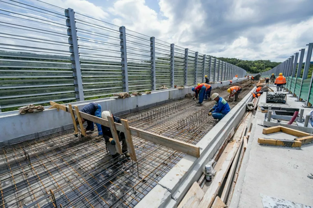 postavljanje protihrupne in protivetrne ograje viadukt vinjan drugi tir