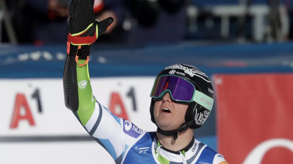 Alpine Skiing - FIS Alpine World Ski Championships - Men's Super G - Saalbach, Austria - February 7, 2025 Slovenia's Nejc Naralocnik reacts after their run REUTERS/Leonhard Foeger