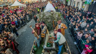 V glasbenem delu letošnjega programa bodo nastopili Halid Bešlić, Maja Šuput, Gibonni, Neda Ukraden, Slavonian Lole, Kas Tambura Band, Psihomodo Pop in skupina Vigor.