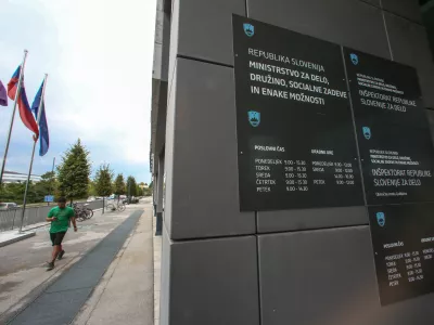 ﻿ - 21.08.2019 – Ministrstvo za delo, družino, socialne zadeve in enake možnosti - Inšpektorat RS za delo - Štukljeva cesta 44 v Ljubljani - stavba //FOTO: Luka Cjuha.