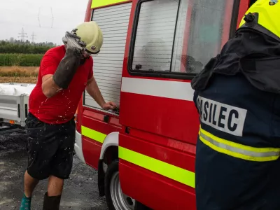 - Gasilci v Medvodah.- 04.08.2023. Močno deževje in hude ujme so zajele vso Slovenijo in povzročile hude poplave, plazove in zastoje v prometu..//FOTO: Bojan Velikonja