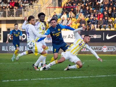 derbi Celje - Maribor, Aljoša Matko (modri dres)