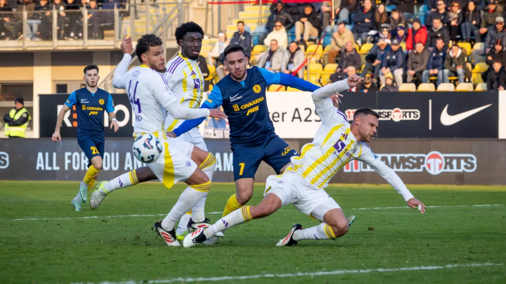 derbi Celje - Maribor, Aljoša Matko (modri dres)