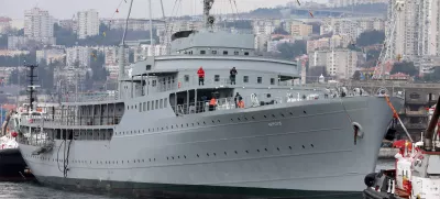 10.02.2025., Rijeka - Brod galeb dotegljen je iz Kraljevickog brodogradilista Dalmont u rijecku luku gdje je privezan uz lukobran Mololongo. Photo: Goran Kovacic/PIXSELL