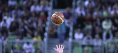 ﻿- simbolična fotografija - - košarka - Slovenija: Litva, Telemachov turnir, 2. krog: - slovenska košarkarska reprezentanca na zadnjem domačim testom pred svetovnim prvenstvom v Španiji.   //FOTO: Jaka Gasar