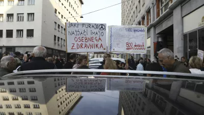 - 07.04.2023 - Protestni shod iniciative Glas ljudstva na Svetovni dan zdravja - Pohod za javno zdravstvo z Javno tribuno –zahtevali interventni zakon, v katerem predlagajo rešitve za krepitev javnega zdravstva - paket dveh zakonskih sprememb, ukinitev dopolnilnega zdravstvenega zavarovanja in predlog za pravičnejši davek - protest //FOTO: Luka Cjuha