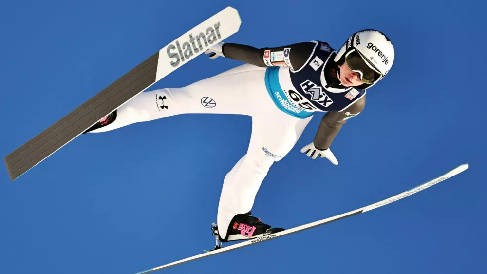 Ski Jumping - FIS Ski Jumping World Cup - Lillehammer, Norway - November 23, 2024 Slovenia's Nika Prevc in action Geir Olsen/NTB via REUTERS ATTENTION EDITORS - THIS IMAGE WAS PROVIDED BY A THIRD PARTY. NORWAY OUT. NO COMMERCIAL OR EDITORIAL SALES IN NORWAY.