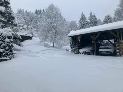 Velike Lašče danes zjutraj. Foto: Špela Škvarč