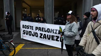 glas ljudstva, opozorilni protest. foto: Bojan Velikonja 