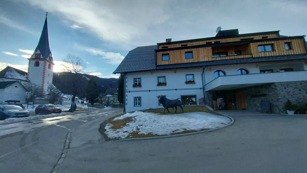 Družinski hotel Löckerwirt v St. Margarethen, ki se ponaša z dolgo tradicijo, ki sega v sredino 17. stoletja. 