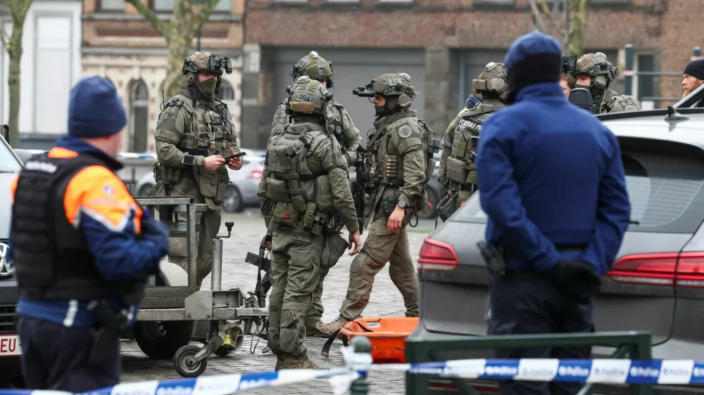 Police members work at the Clemenceau metro station, after a shooting took place in Brussels, Belgium February 5, 2025. REUTERS/Yves Herman