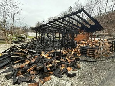 Ogenj je uničil delavnico in povzročil za več deset tisoč evrov škode. Foto: Slovenija Eco Resort