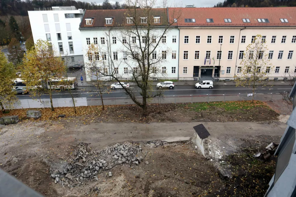 20.11.2024 - porušeno zavezišče za brezdomce na Poljanski cestiFoto: Tomaž Skale