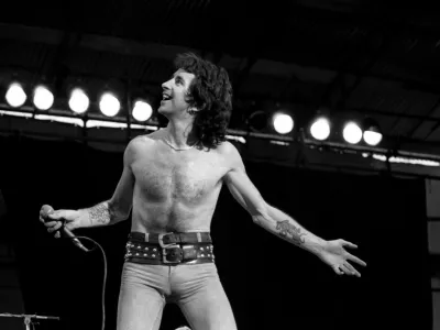 Bon Scott je z AC/DC posnel prvih šest albumov, s Highway to Hell iz leta 1978 kot zadnjim, na katerem je pel. Za nemalo katerega privrženca AC/DC je obdobje s Scottom bistveno. F Getty Images