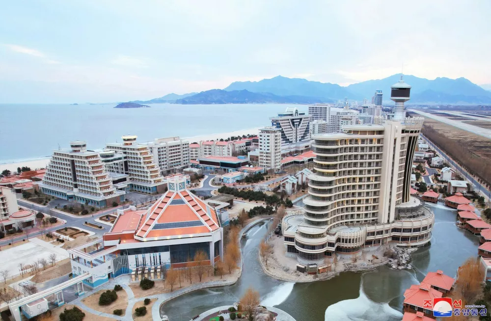 This recent undated picture released from North Korea's official Korean Central News Agency (KCNA) via KNS on December 31, 2024 shows a general aerial view of the "Kalma Coast Tourism Area" in the North Korean city of Wonsan, Kangwon Province.,Image: 951001306, License: Rights-managed, Restrictions: South Korea OUT / REPUBLIC OF KOREA OUT---EDITORS NOTE--- RESTRICTED TO EDITORIAL USE - MANDATORY CREDIT "AFP PHOTO/KCNA VIA KNS" - NO MARKETING NO ADVERTISING CAMPAIGNS - DISTRIBUTED AS A SERVICE TO CLIENTS / THIS PICTURE WAS MADE AVAILABLE BY A THIRD PARTY. AFP CAN NOT INDEPENDENTLY VERIFY THE AUTHENTICITY, LOCATION, DATE AND CONTENT OF THIS IMAGE ---, ***HANDOUT image or SOCIAL MEDIA IMAGE or FILMSTILL for EDITORIAL USE ONLY! * Please note: Fees charged by Profimedia are for the Profimedia's services only, and do not, nor are they intended to, convey to the user any ownership of Copyright or License in the material. Profimedia does not claim any ownership including but not limited to Copyright or License in the attached material. By publishing this material you (the user) expressly agree to indemnify and to hold Profimedia and its directors, shareholders and employees harmless from any loss, claims, damages, demands, expenses (including legal fees), or any causes of action or allegation against Profimedia arising out of or connected in any way with publication of the material. Profimedia does not claim any copyright or license in the attached materials. Any downloading fees charged by Profimedia are for Profimedia's services only. * Handling Fee Only ***, Model Release: no