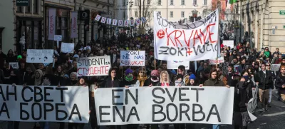 - 08.02.2025. - Protestni sprehod od srbske ambasade do Mestne hiše, ki ga je pripravila Participativna ljubljanska avtonomna cona - Plac, s katerim želijo podpreti študentske proteste v Srbiji in izraziti kritiko podpore ljubljanskega župana Zorana Jankovića srbskemu predsedniku Aleksandru Vučiću.//FOTO: Bojan Velikonja