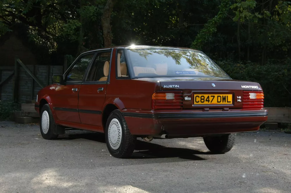 M3RB0M 1985 Austin Montego 1.6 HL 1980s British family saloon and common rep mobile