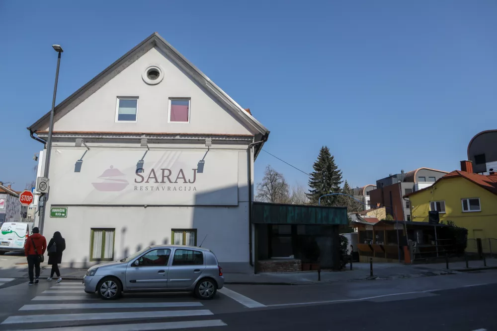 ﻿- 09.03.2021 - Restavracija Saraj, gostinski lokal z bosansko tradicionalno kuhinjo, Bohoričeva ulica 1 v Ljubljani //FOTO. Luka Cjuha.