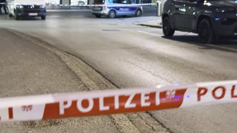 15 February 2025, Austria, Villach: Police are seen after a knife attack near the main square in downtown Villach, where a 14-year-old boy was killed and four others were injured. Authorities have arrested a 23-year-old Syrian asylum seeker in connection with the attack. Photo: Gerd Eggenberger/APA/dpa