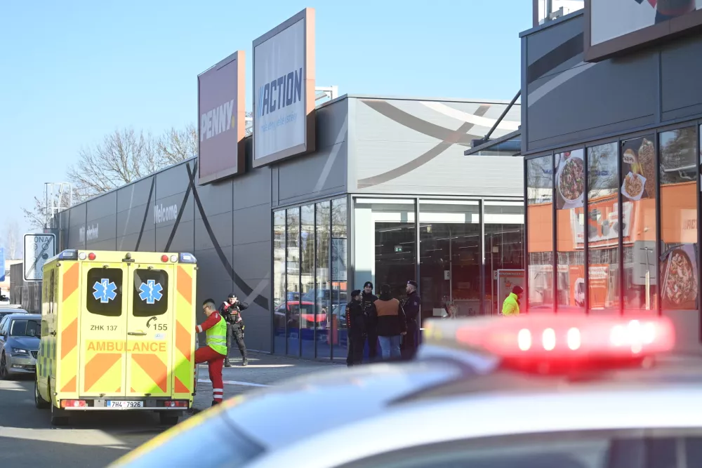 20 February 2025, Czech Republic, Hradec Kralove: Paramedics intervene in front of a department store where two women were killed in a knife attack. Police have apprehended the attacker. Photo: Vostárek Josef/CTK/dpa