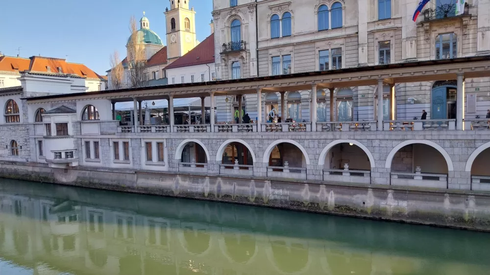 Plečnikove tržnice - Plečnikove arkade - nekdanji gostinski lokal Ribica - Ljubljanica