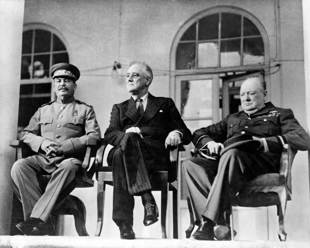 Veliki trije: Josif Stalin, Franklin Roosevelt in Winston Churchill na Teheranski konferenci, november 1943 / Foto: Wikipedija / Foto: Wikipedija