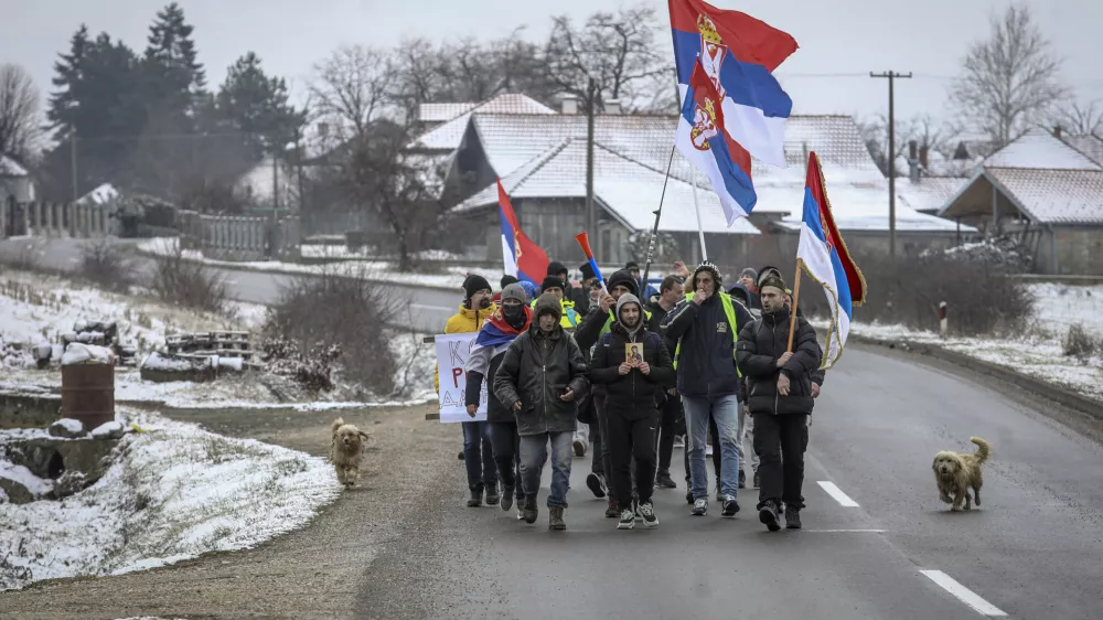 Protestniki pešačijo iz smeri Niša v Kragujevac15.2.2025 - Kragujevac - Srbija - študentski protest - Blokada Kragujevca v podporo študentom Foto: Luka Cjuha