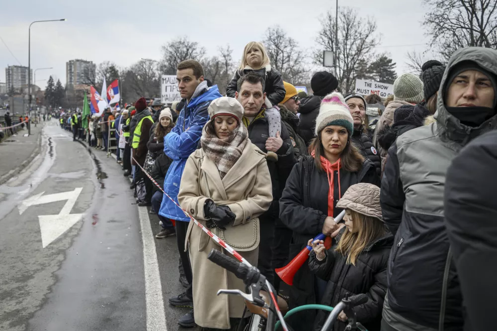 10 minut molka za umrle v Ni&scaron;u15.2.2025 - Kragujevac - Srbija - &scaron;tudentski protest - Blokada Kragujevca v podporo &scaron;tudentom Foto: Luka Cjuha