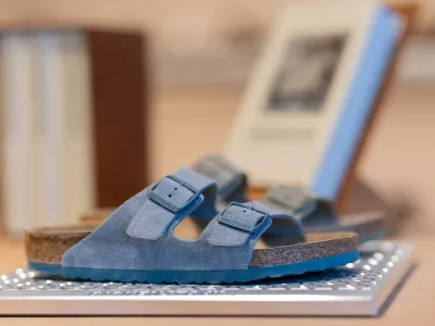 17 February 2025, North Rhine-Westphalia, Cologne: Various Birkenstock shoes are displayed on shelves in a Birkenstock store on Ehrenstraße. Photo: Rolf Vennenbernd/dpa,Image: 965236281, License: Rights-managed, Restrictions: GERMANY OUT, Model Release: noFoto: Profimedia